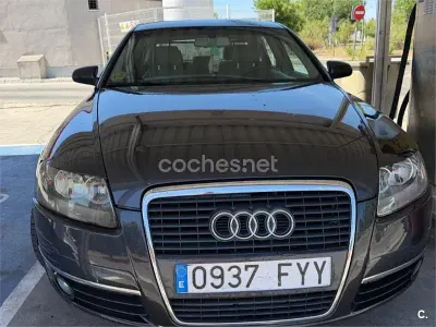 Usado Audi A6 140 CV (102 kW) 2004 Gris / plata Berlina