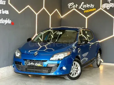 Usado Renault Mégane III Authentique 90 CV (66 kW) 2012 Azul Berlina