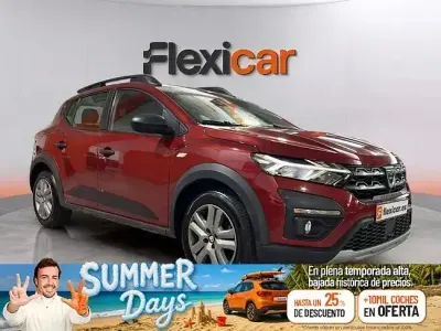 Usado Dacia Sandero Acces 91 CV (66 kW) 2021 Rojo