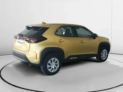 Usado Toyota Yaris Hybrid Style 116 CV (85 kW) 2023 Amarillo