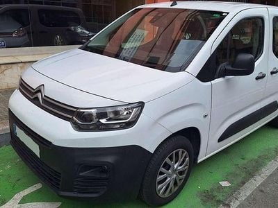 Usado Citroën Berlingo Live 102 CV (75 kW) 2021 Blanco Monovolumen