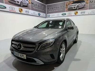 Usado Mercedes GLA220 Urban 170 CV (125 kW) 2014 Gris / plata SUV