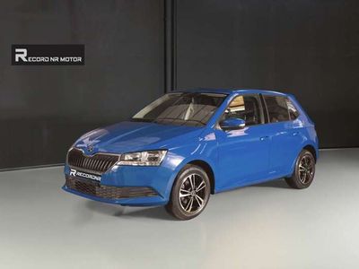 Usado Skoda Fabia Active 75 CV (55 kW) 2019 Azul Utilitario
