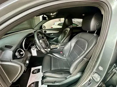 Usado Mercedes GLC300e 306 CV (225 kW) 2020 Gris / plata SUV