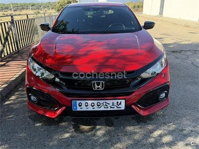 Usado Honda Civic Elegance 120 CV (88 kW) 2019 Rojo Berlina