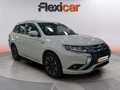 Usado Mitsubishi Outlander P-HEV 203 CV (149 kW) 2018 Blanco SUV