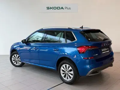 Usado Skoda Kamiq 110 CV (80 kW) 2022 Azul SUV