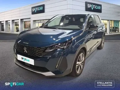 Usado Peugeot 3008 Allure 136 CV (100 kW) 2024 Azul SUV