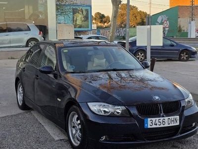 Usado BMW 320 170 CV (125 kW) 2005 Azul Berlina