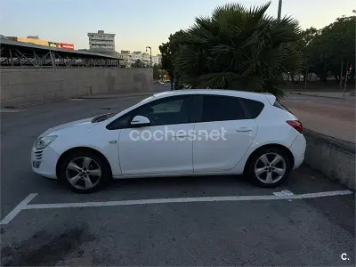 Usado Opel Astra Enjoy 100 CV (73 kW) 2010 Blanco Berlina