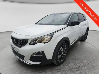 Usado Peugeot 5008 Allure 130 CV (95 kW) 2020 Blanco SUV