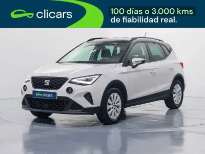 Usado Seat Arona Style 110 CV (80 kW) 2021 Blanco SUV