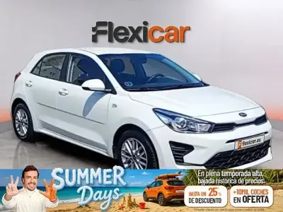 Usado Kia Rio 84 CV (61 kW) 2021 Blanco Berlina