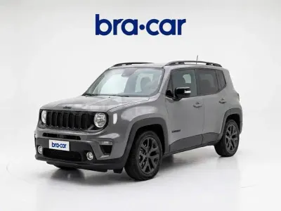 Usado Jeep Renegade Night Eagle 120 CV (88 kW) 2022 Gris / plata SUV