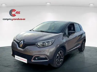 Usado Renault Captur 90 CV (66 kW) 2016 Gris / plata SUV
