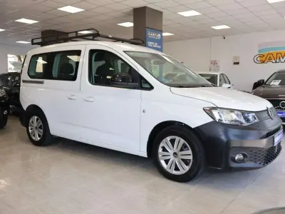 Usado VW Caddy 122 CV (89 kW) 2021 Blanco Monovolumen