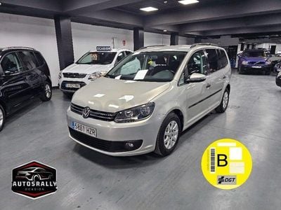 Usado VW Touran Advance 105 CV (77 kW) 2014 Gris / plata Monovolumen