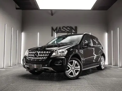 Usado Mercedes ML300 204 CV (150 kW) 2011 Negro SUV
