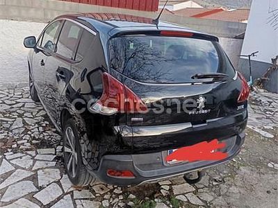 Usado Peugeot 3008 Allure 150 CV (110 kW) 2015 Negro Familiar