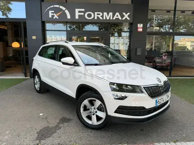 Usado Skoda Karoq Ambition 150 CV (110 kW) 2021 Blanco SUV