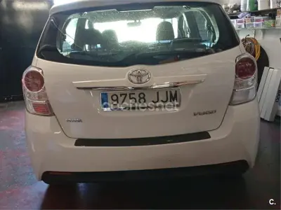 Käytetty Toyota Verso Advance 112 HP (82 kW) 2015 Valkoinen Tila-auto