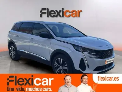 Usado Peugeot 5008 Allure 131 HP (96 kW) 2024 Branco SUV