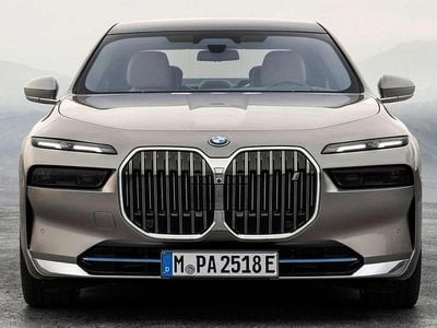 Gris Usado 2011 BMW 750 Comfort Edition Berlina | 12.890 €