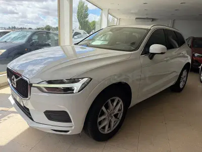 Usado Volvo XC60 Momentum 150 CV (110 kW) 2020 Blanco SUV