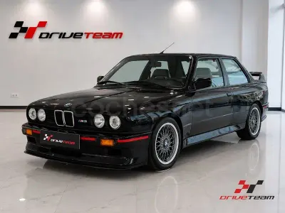 Usado BMW M3 Sport Line 238 CV (175 kW) 1990 Negro Berlina