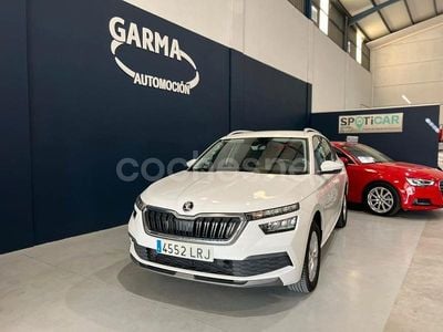 Usado Skoda Kamiq Ambition 110 CV (80 kW) 2021 Blanco SUV
