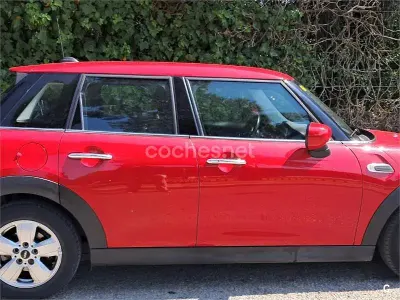 Usado Mini ONE 102 CV (75 kW) 2020 Rojo Utilitario