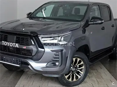 Usado Toyota HiLux Sport 204 HP (150 kW) 2025 Cinzento Pickup