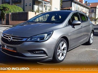 Usado Opel Astra Dynamic 110 CV (80 kW) 2017 Gris / plata Berlina