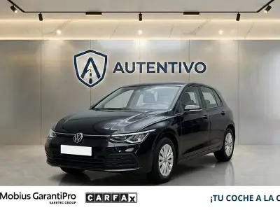 Usado VW Golf VIII 110 CV (80 kW) 2020 Negro Berlina