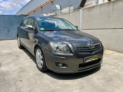 Usado Toyota Avensis Executive 163 CV (119 kW) 2007 Gris / plata Berlina