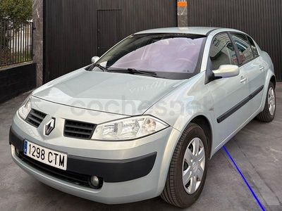 Usado Renault Mégane II Privilege 115 CV (84 kW) 2004 Gris / plata Berlina