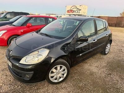 Usado Renault Clio II Authentique 75 CV (55 kW) 2007 Negro Berlina