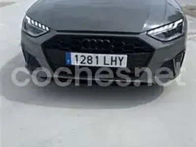 Usado Audi A4 136 CV (100 kW) 2020 Gris / plata Familiar