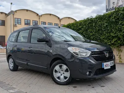 Usado Dacia Lodgy Comfort 102 HP (75 kW) 2019 Cinzento Monovolume
