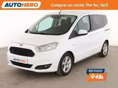 Usado Ford Tourneo Courier Trend 75 CV (55 kW) 2015 Blanco Monovolumen