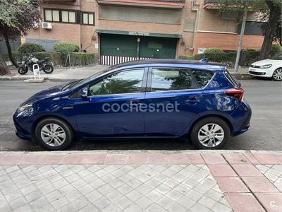 Toyota Auris Hybrid