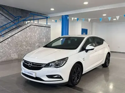 Usado Opel Astra S 110 CV (80 kW) 2019 Blanco Utilitario