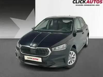 Usado Skoda Fabia Essence 80 CV (58 kW) 2025 Plata Utilitario