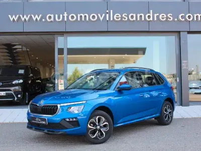 Usado Skoda Kamiq Essence 95 CV (69 kW) 2024 Azul SUV