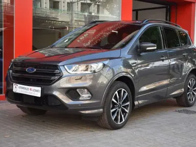 Usado Ford Kuga ST-Line 150 CV (110 kW) 2018 Gris SUV