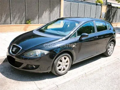 Usado Seat Leon Stylance 105 CV (77 kW) 2007 Negro Utilitario