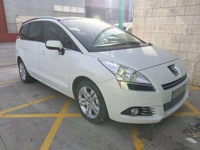 Usado Peugeot 5008 Allure 120 CV (88 kW) 2013 Blanco Monovolumen