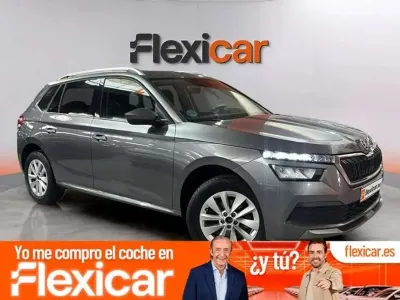 Usado Skoda Kamiq Selection 116 CV (85 kW) 2023 Gris SUV