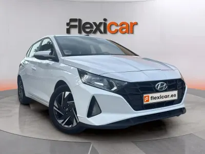 Usado Hyundai i20 84 CV (61 kW) 2022 Blanco Utilitario