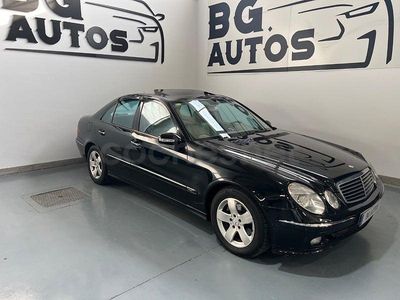 Usado Mercedes E270 Avantgarde 177 CV (130 kW) 2002 Negro Berlina